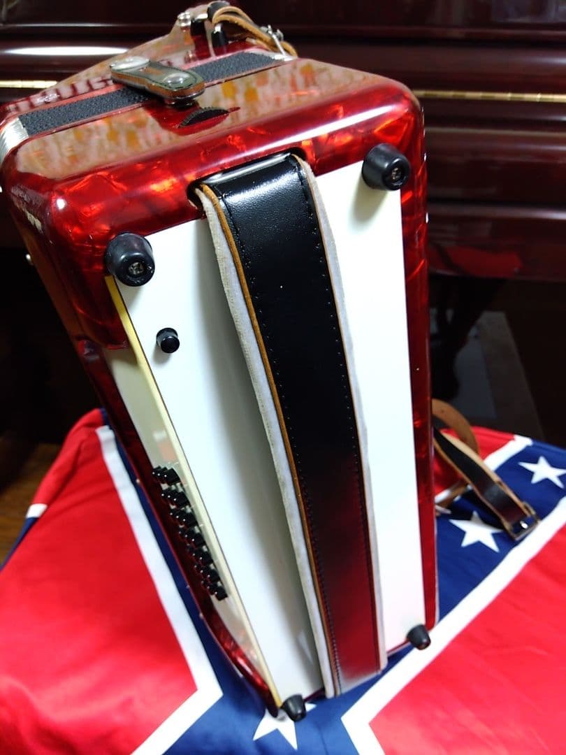 （美品即演奏可）YAMAHA アコーディオン YA-21ケース無【信頼の日本製】