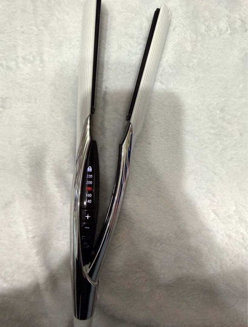 リファビューテックストレートアイロン　ホワイト