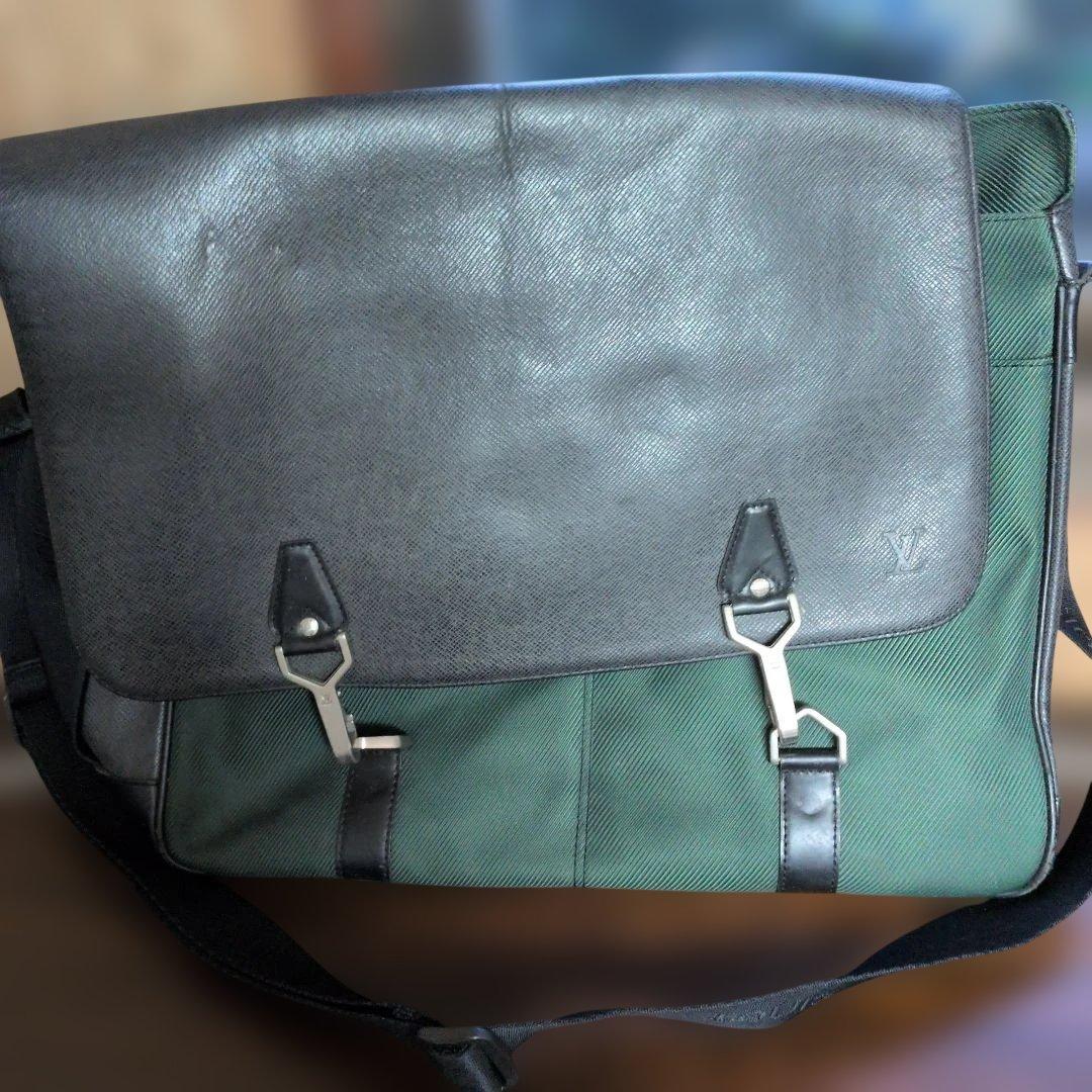 A*i様 Louis Vuitton ショルダーバッグ ブラック/グリーン