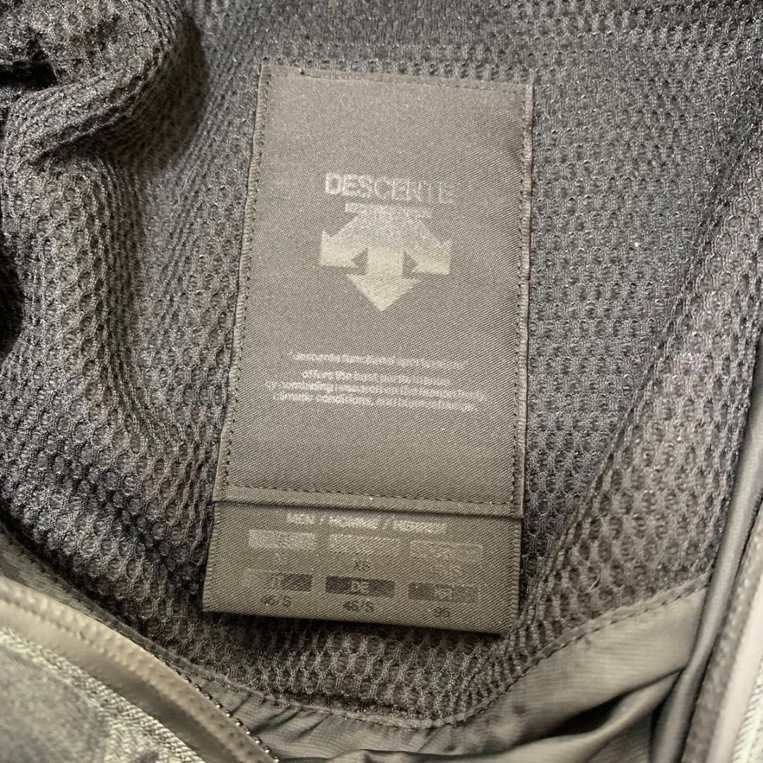 希少デザイン 美品 デサント ダウンジャケット 水沢 ロゴ グレー 別注 ☆