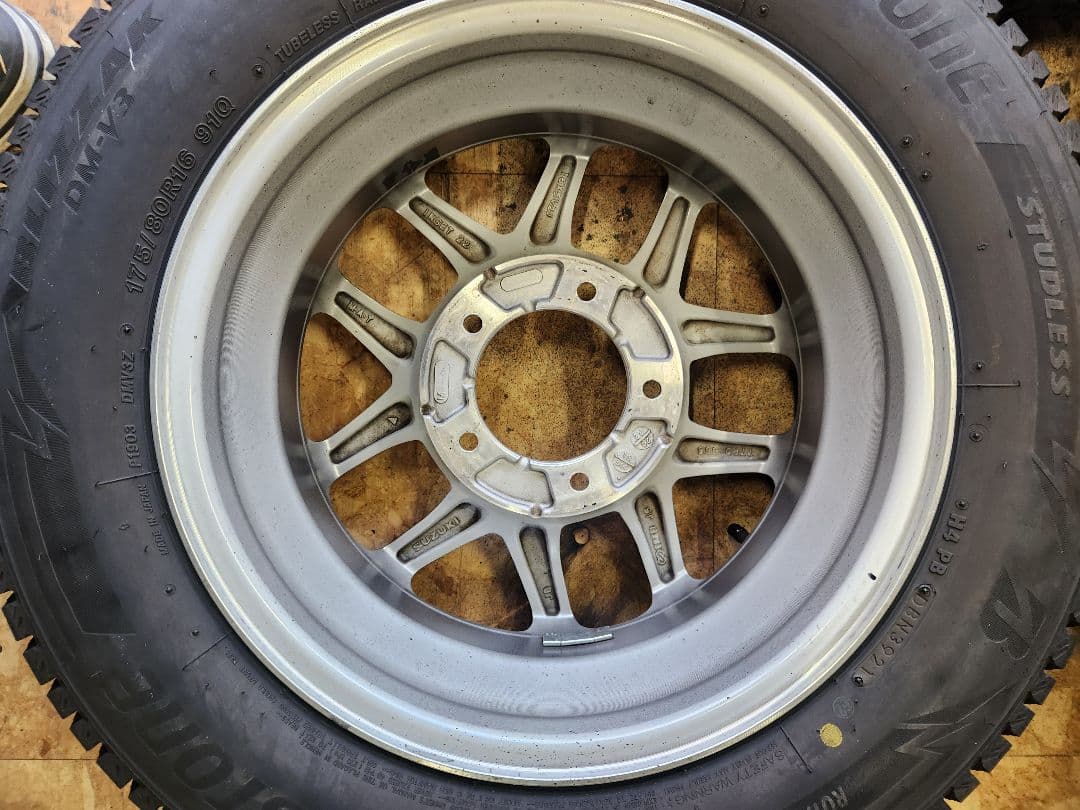 ブリヂストン 16インチ スタッドレスタイヤ ホイールセット