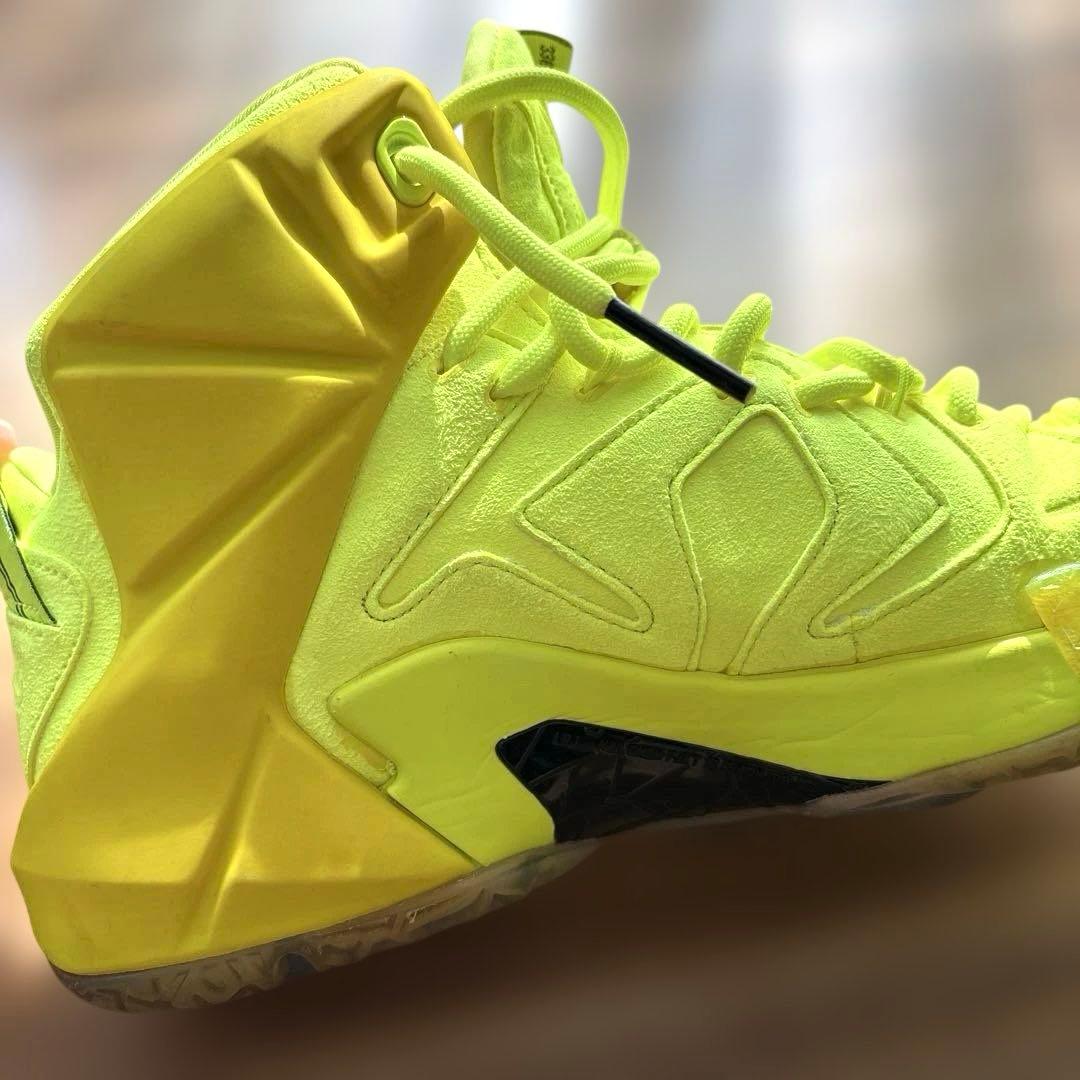 NIKE レブロン LEBRON 12 EXTボルト　イエロー