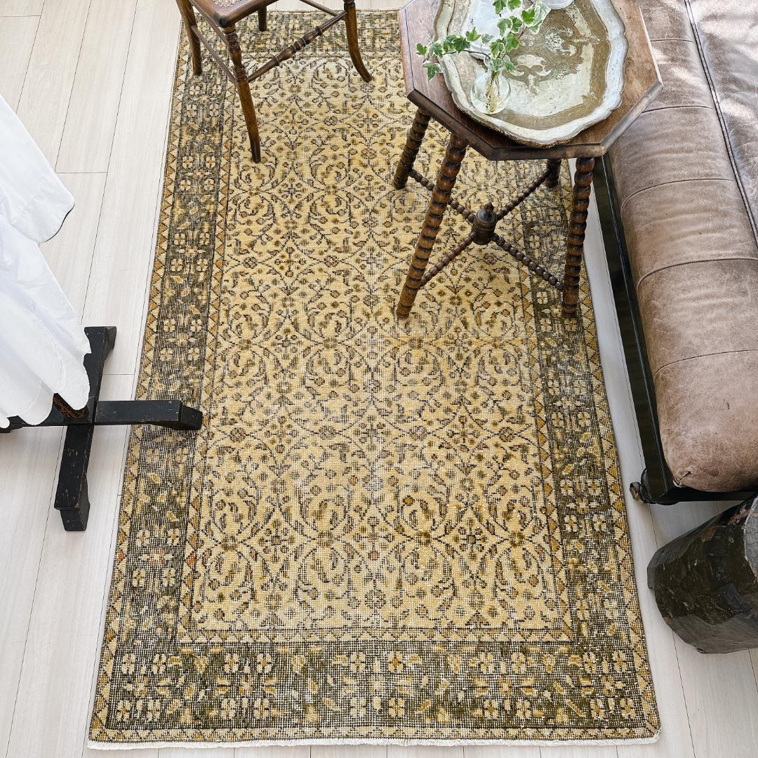 トルコ ヴィンテージラグ A130 イエロー オリーブグリーン オーバーダイラグ