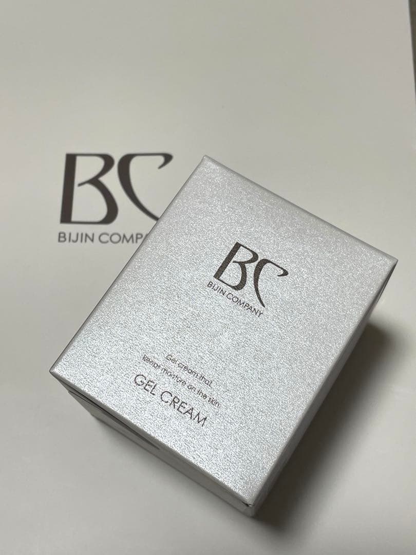 美人カンパニー　艶肌ジェルクリーム