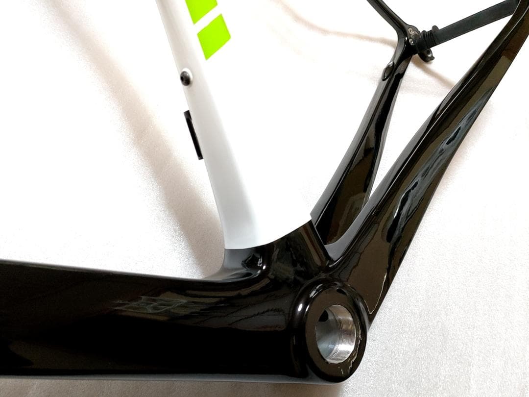 美品 超軽量 カーボンフレームセット ロードバイク 自転車 Lサイズ