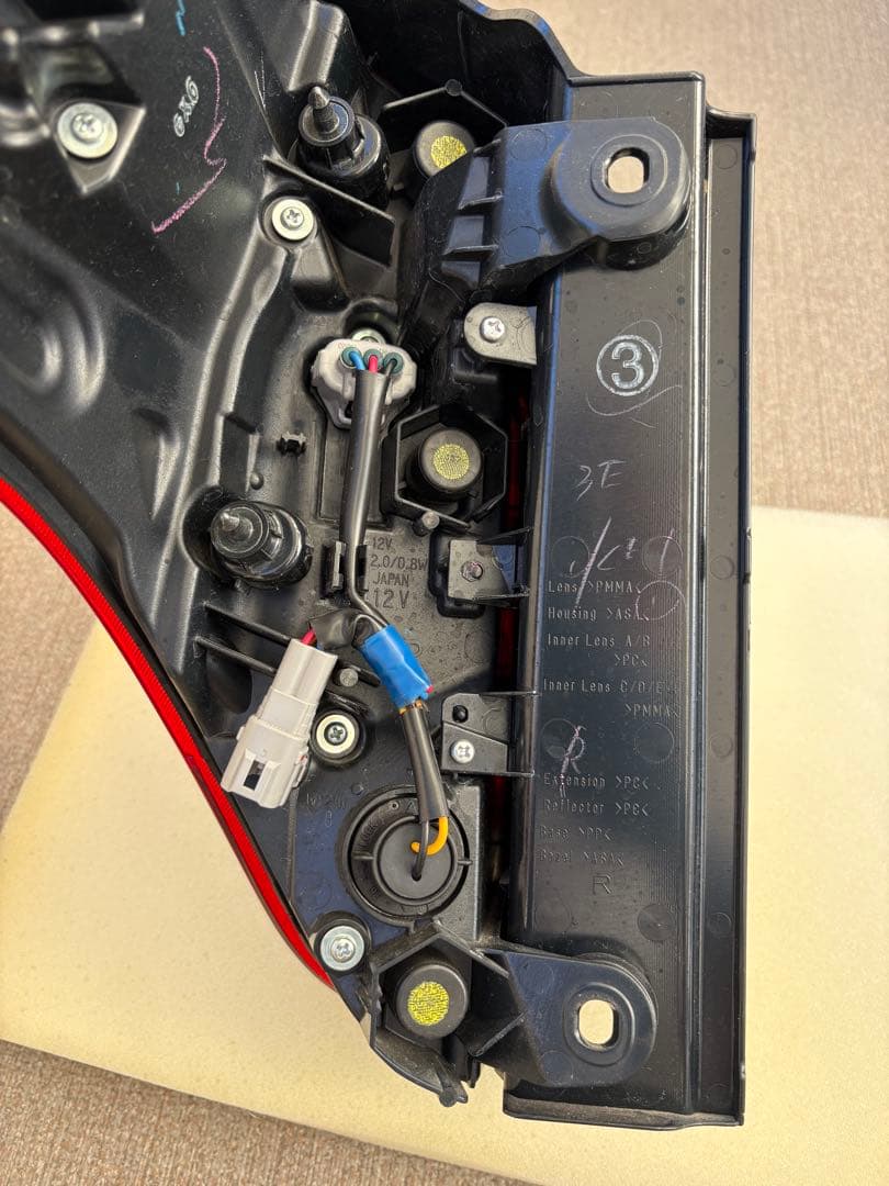 30アルファード前期　純正テールランプ ＋リアガーニッシュ　セット