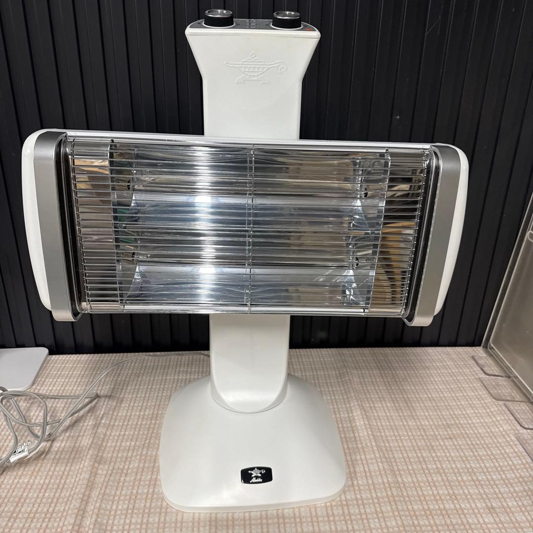 中古品　アラジン遠赤グラファイトヒーター AEH-2G10AJ(W)