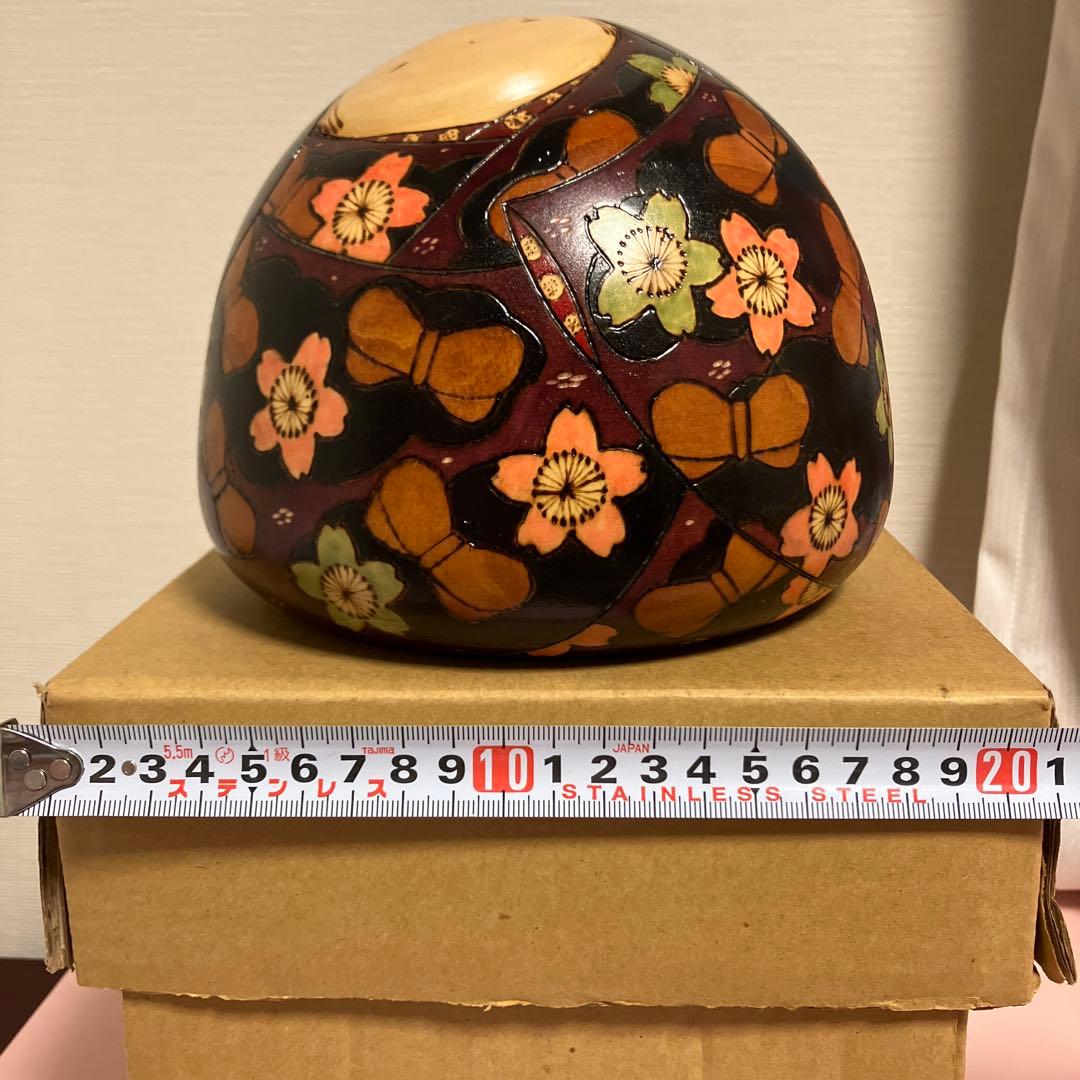 桜花　桜と蝶の手描き木製こけし