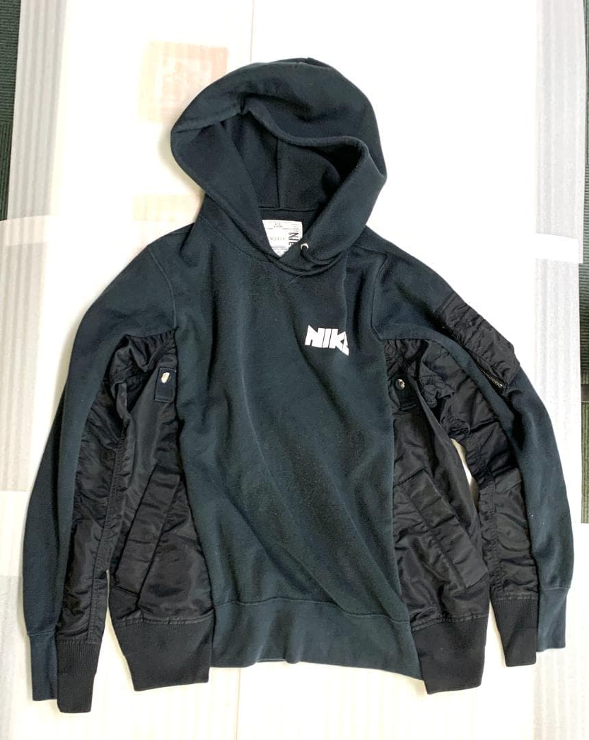 h*x様 ナイキ　Sacai コラボ パーカー 長袖 ブラック S　251125