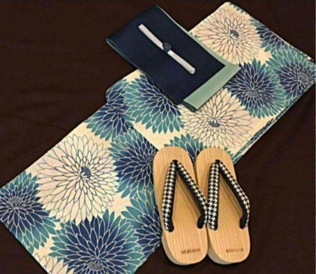 画像の帯つき【雑誌掲載】上品高貴な丸菊づくし涼し流水色浴衣◆