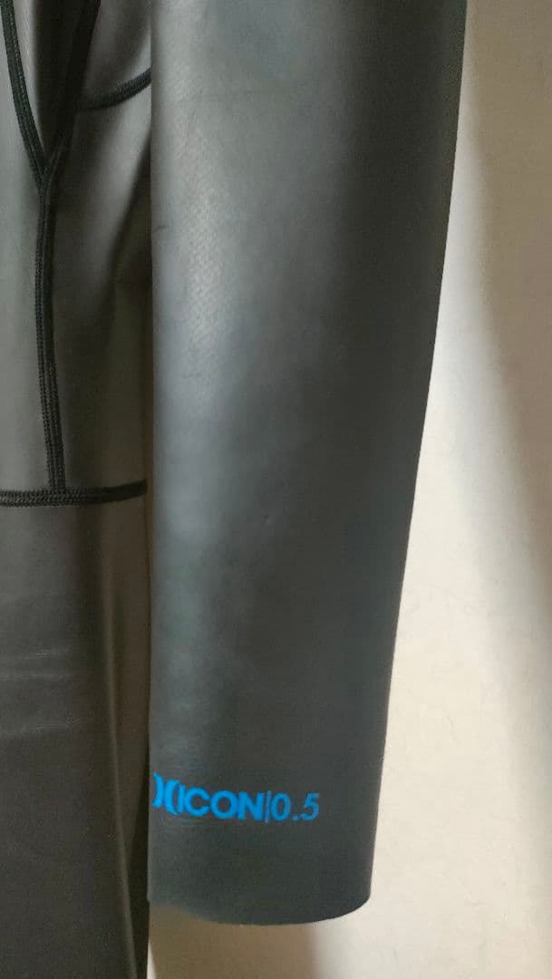 Hurley 0.5ブラックウェットスーツ ジッパー レディース