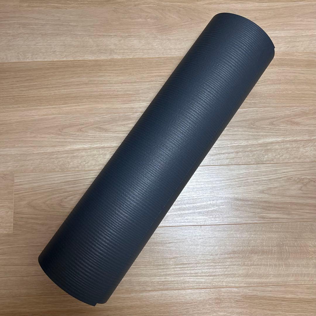 マンドゥカ　pro 6mm ヨガマット ブラックサンダー