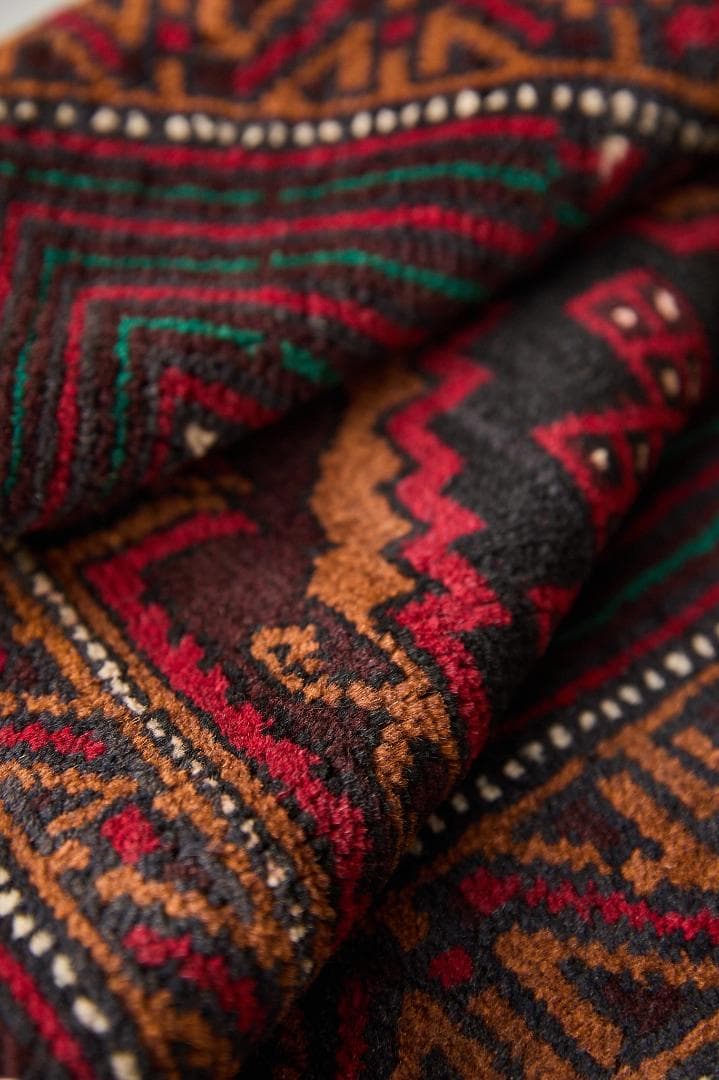 ヴィンテージラグ　トライバルラグ　バルーチ族（149×90cm）黒　紺　茶　緑