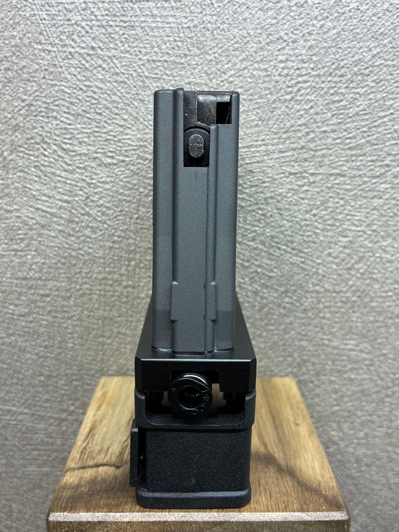 R7-26 東京マルイ GBB M4 マガジンアダプター 外部ソース仕様
