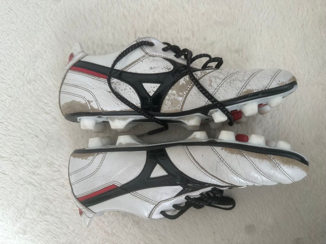 Mizuno Morelia スパイク ホワイト/ブラック/レッド24.5センチ