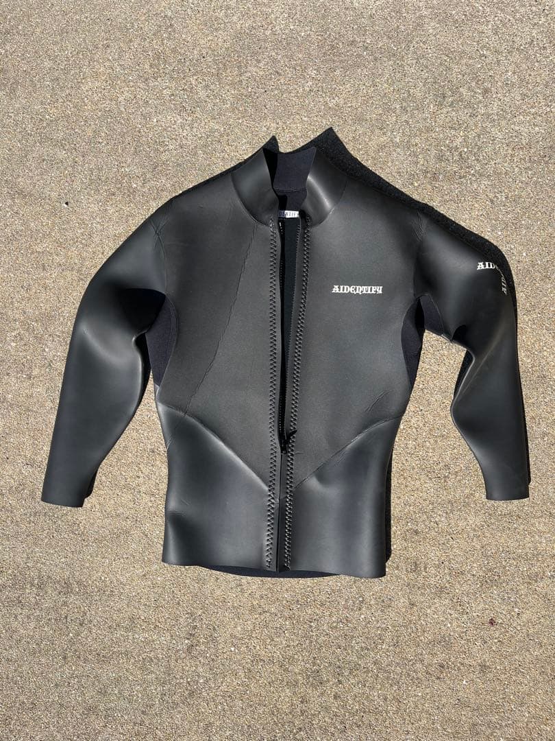 週末値下げ　AIDENTIFY フロントジッパー タッパー ブラック