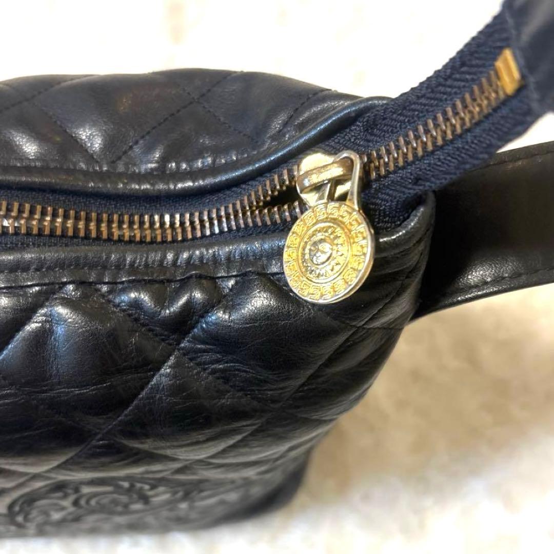 GianniVersace レザー刺繍　ハンドバッグ