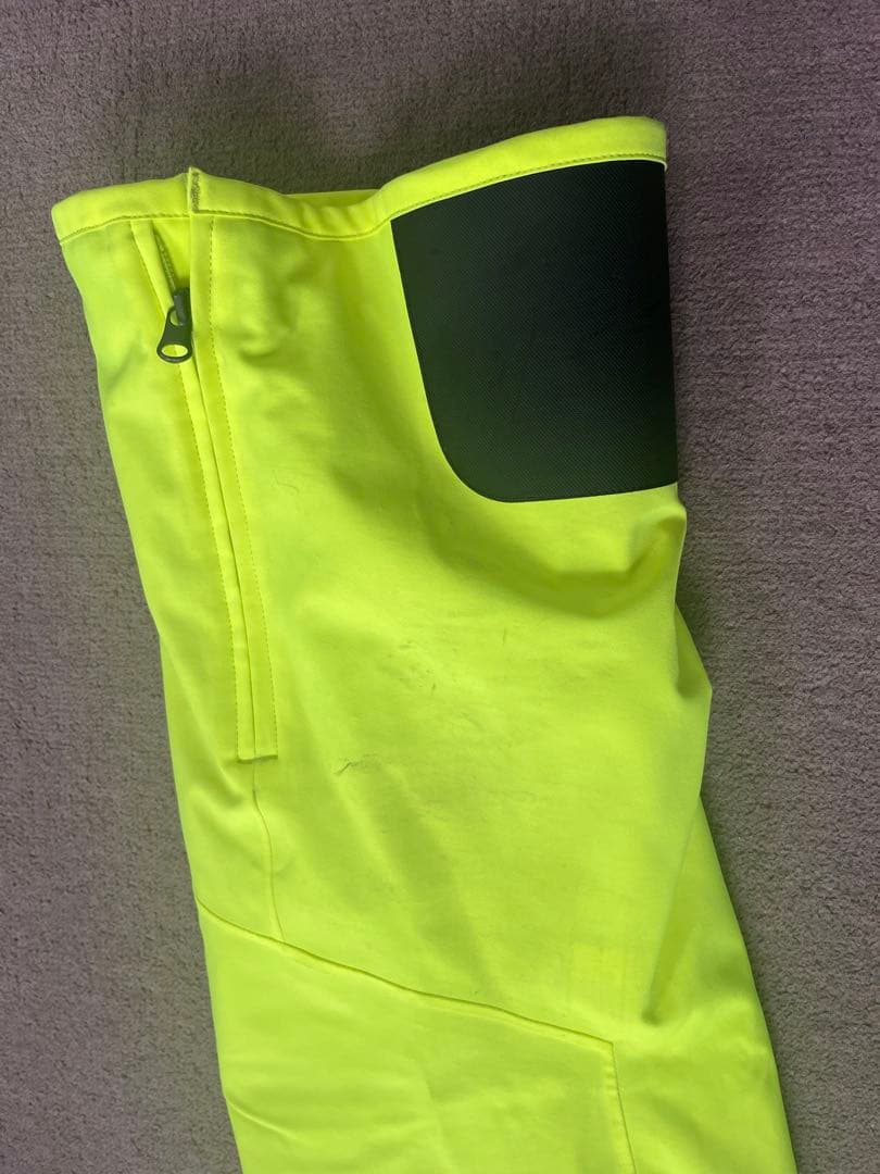 オンヨネ　サロモンワッペン付き　スキーウェア　上下セット　レディース　SS