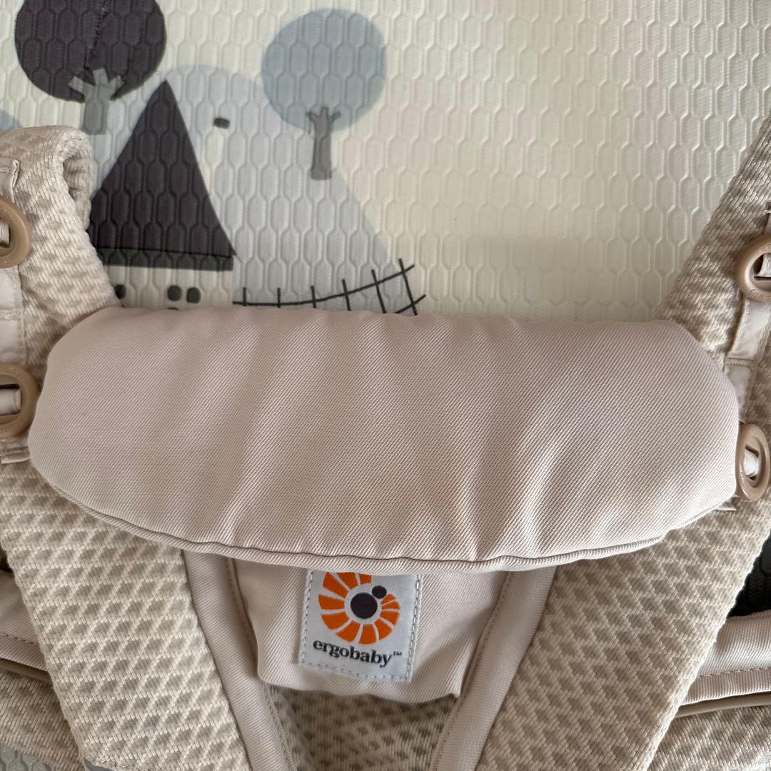 ergobaby 抱っこ紐 ベージュ メッシュ
