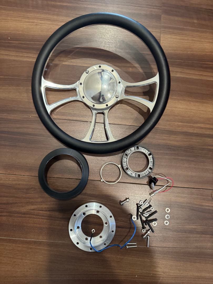 ステアリングホイール