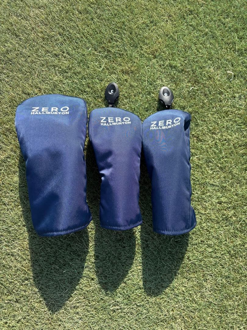 ゼロハリバートン　ネームプレート付きゴルフバッグとクラブカバーセット