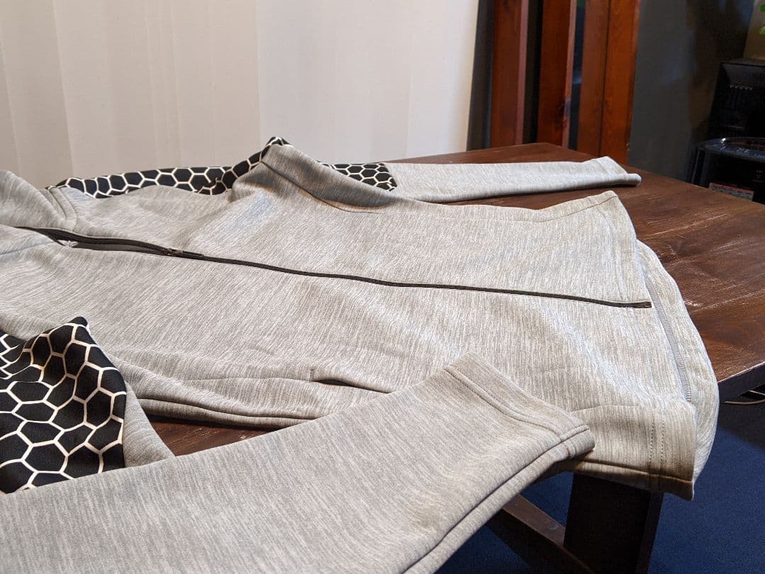 デサント　ゴルフ　ダンボール　ニット　ジャージー　ジャケット　パーカー　ウェア