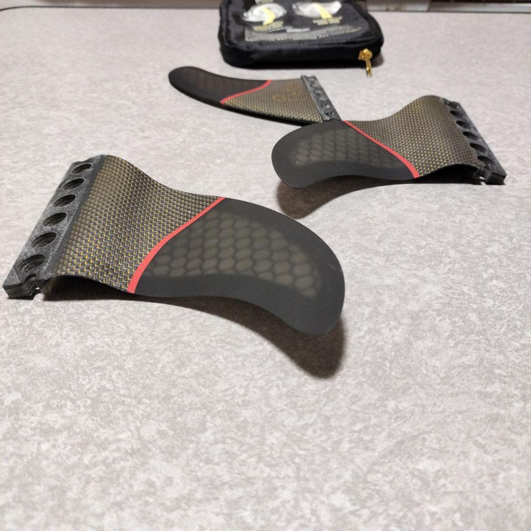 AU FINS LRC 2.0 フューチャー AUフィン トライフィン