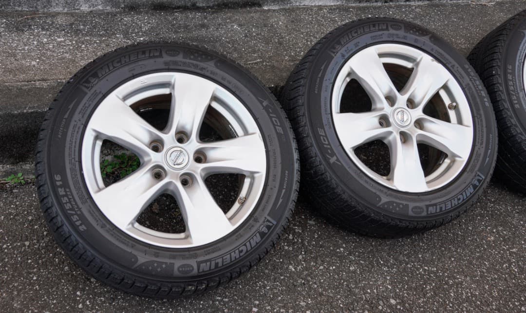 日産 エルグランド E52 スタッドレス 215/55R16 純正アルミ４本