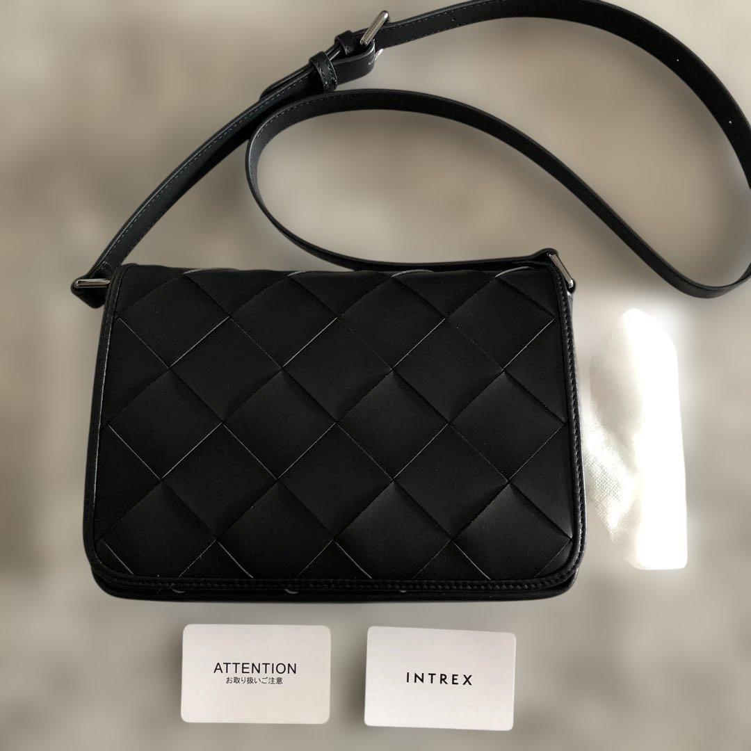 INTREX ブラック キルティング ショルダーバッグ　ボッテガ