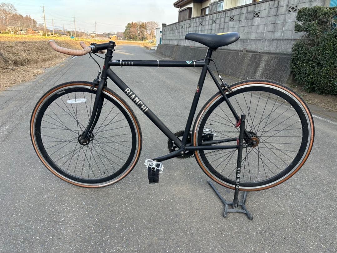 ピストバイク Bianchi ビアンキ　PISTA NERO ピスタ　ネロ
