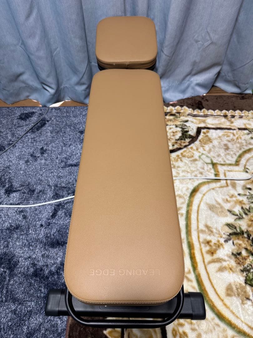 LEADING EDGE トレーニングベンチ ベージュ