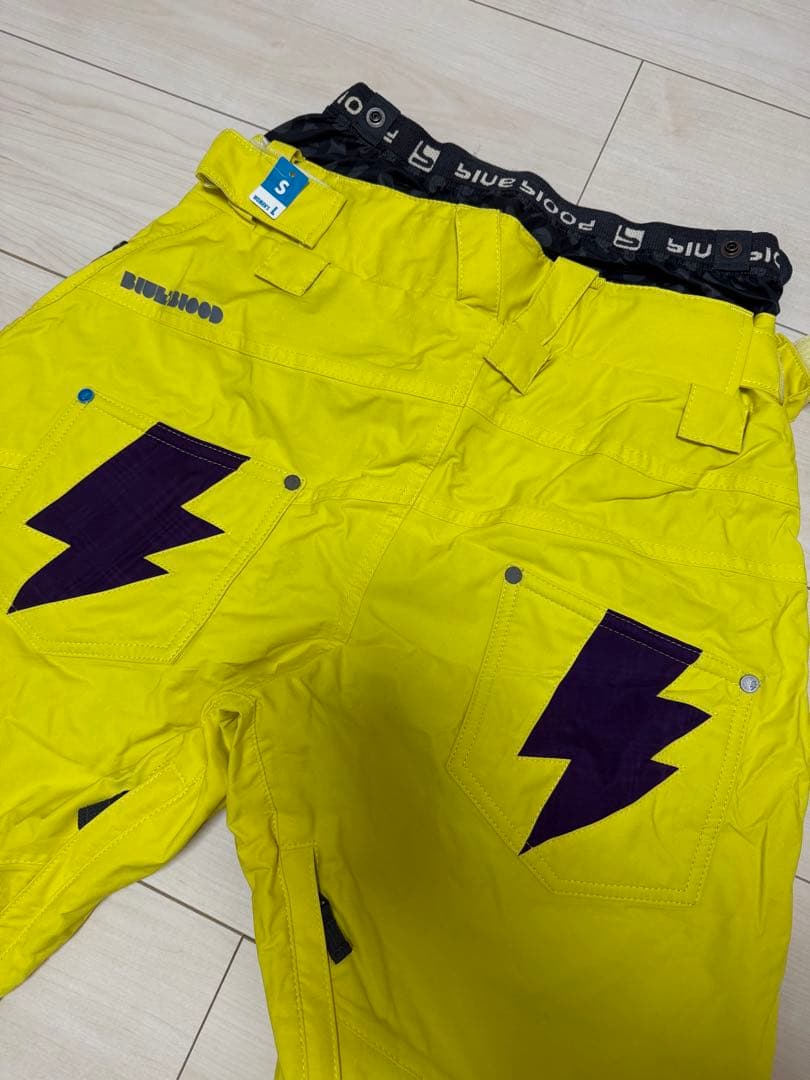 【新品・未使用】スノボ　スキー　ウェア　上下セット　　レディースM