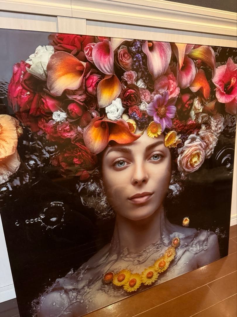 KARE フラワーアートレディ80x80cm　ガラスアート