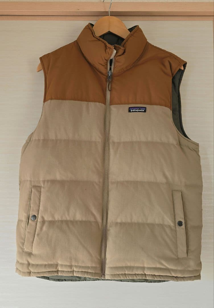 パタゴニア　patagonia　リバーシブル　ダウンベスト ベージュ/ブラウン