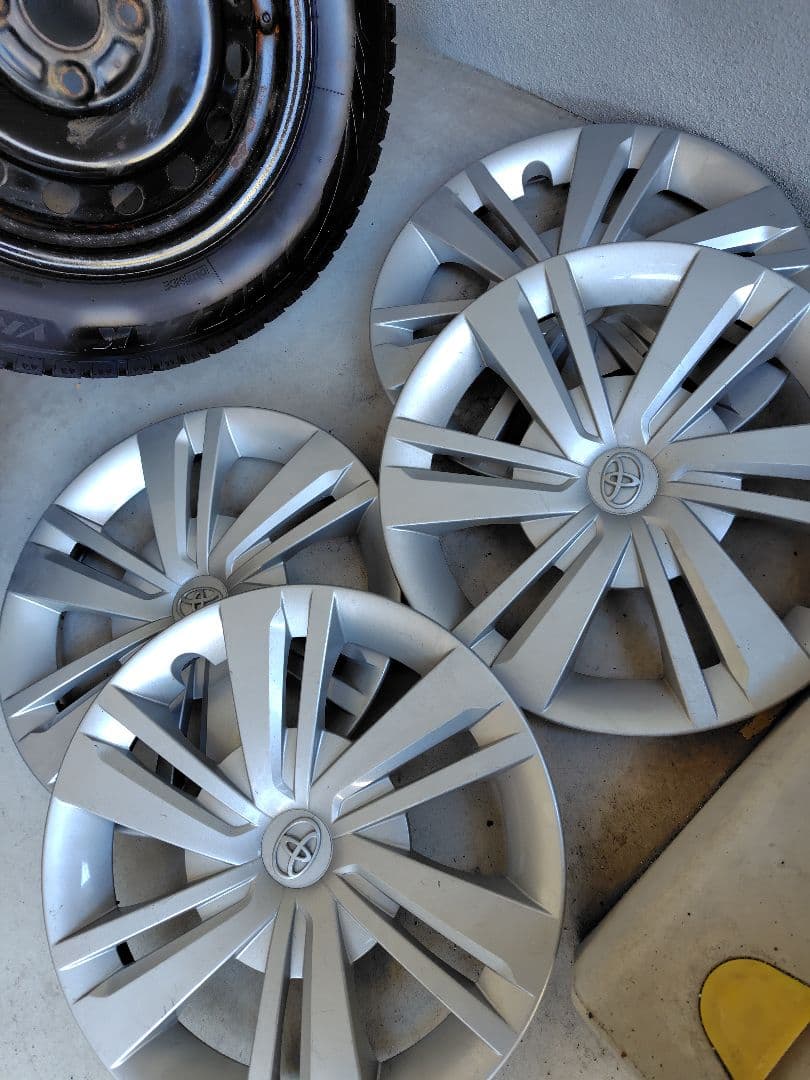 TOYOTA ブリヂストン スタッドレスタイヤセット 165/65R14