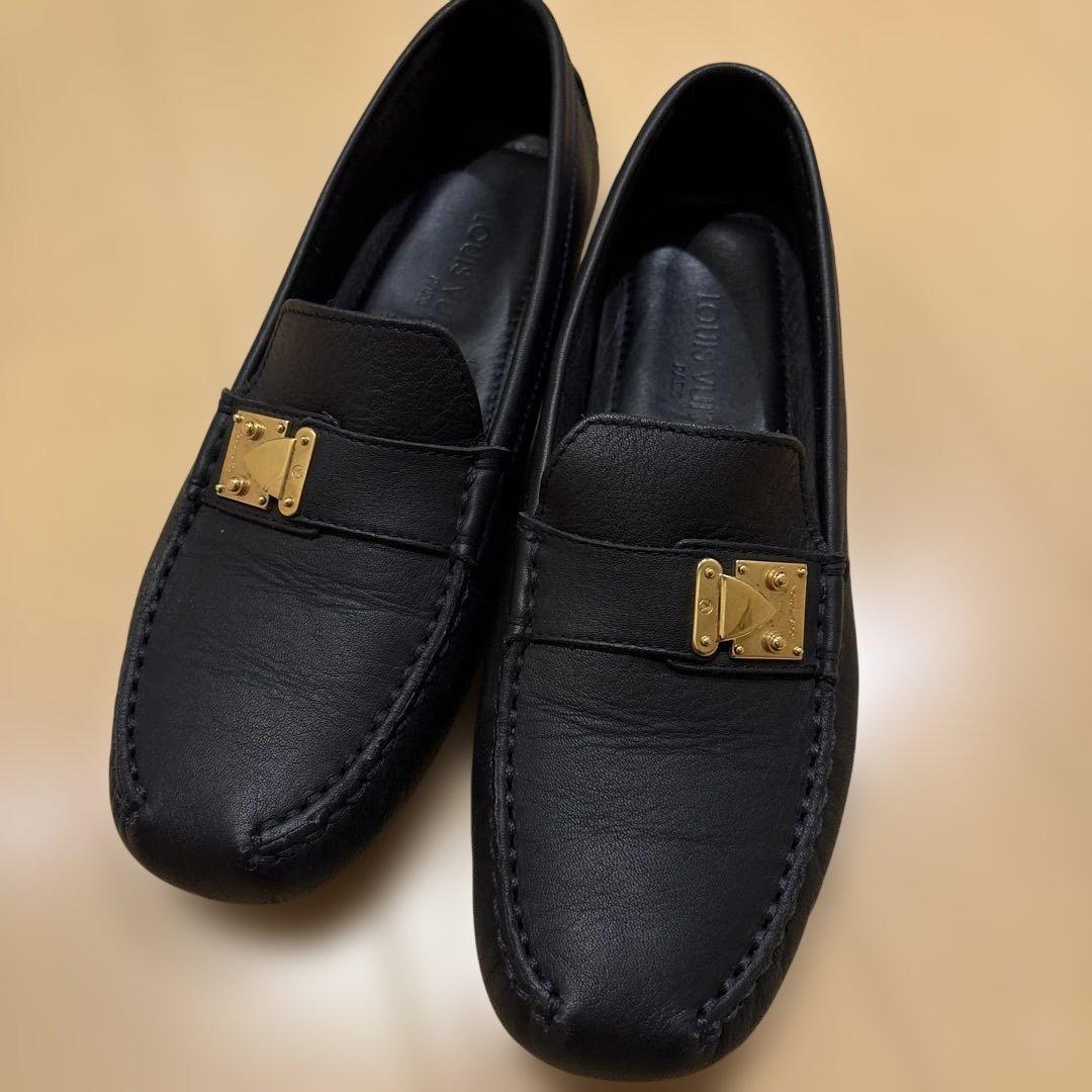 Louis Vuittonネイビーレザー ローファー