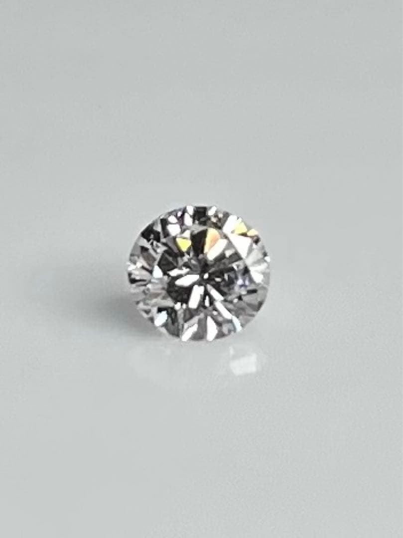 まろん@様　PT天然ダイヤモンドピアス　計0.3ct （片耳）