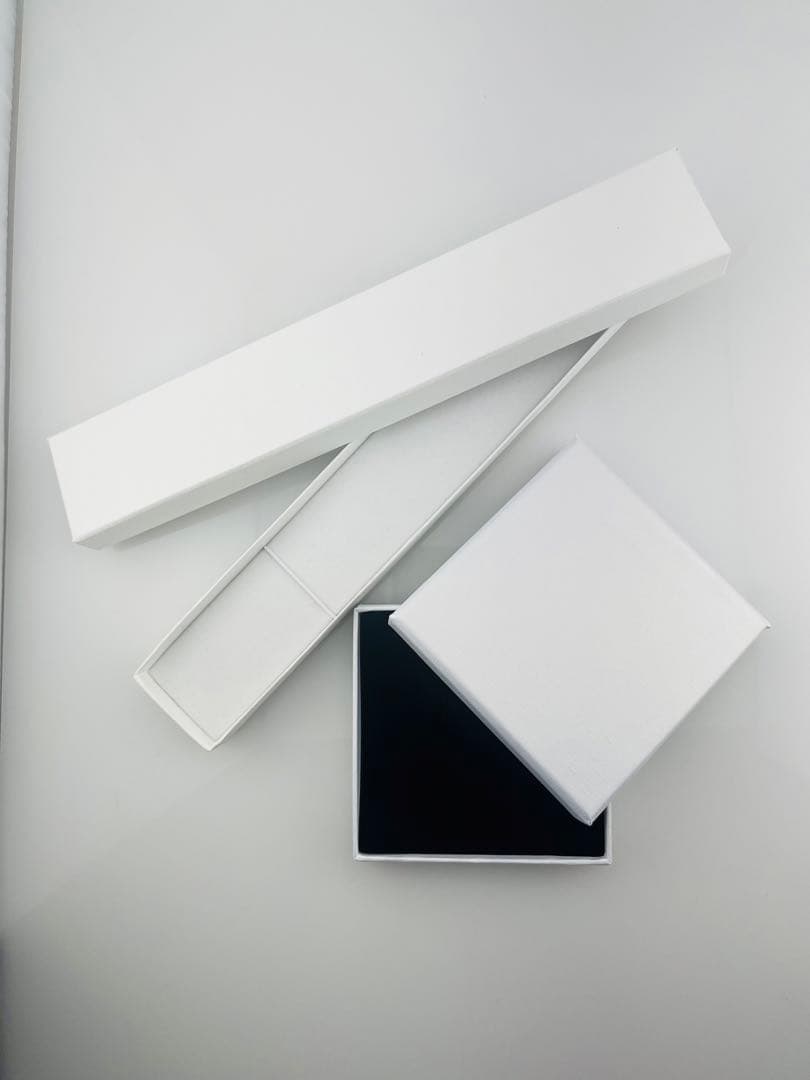 まろん@様　PT天然ダイヤモンドピアス　計0.3ct （片耳）