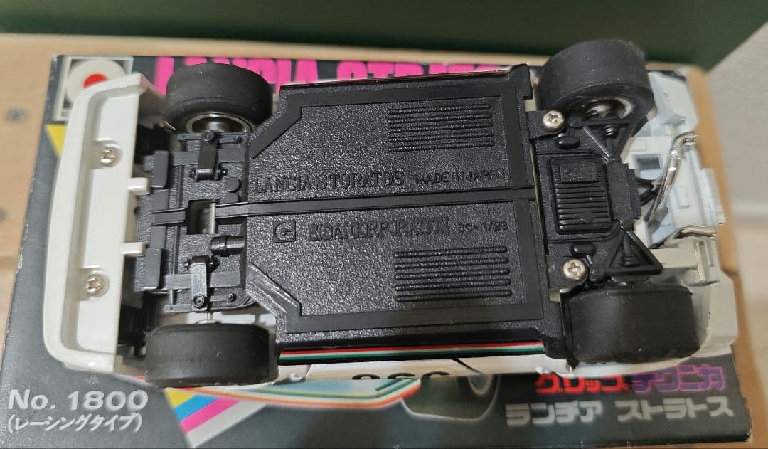 エイダイ ランチアストラトス ダイキャスト ミニカー 1/28