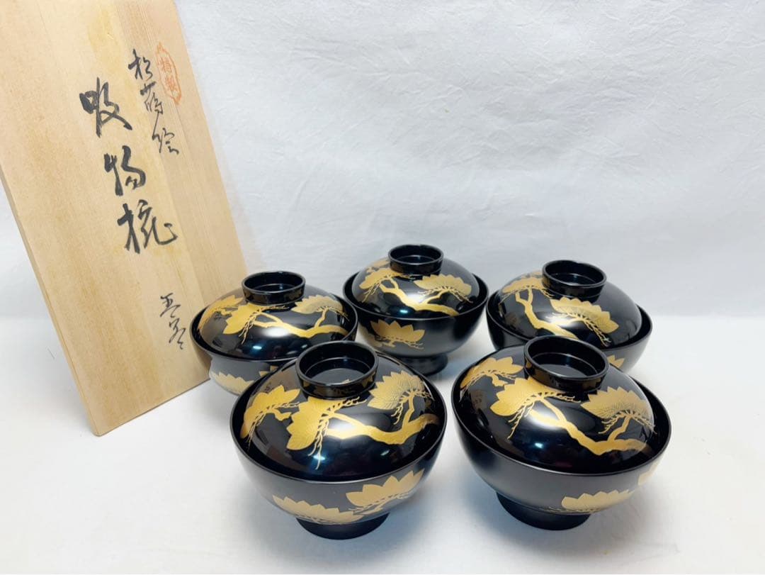 未使用 懐石道具 木製黒真塗り 本堅地 松蒔絵 吸物椀 5客揃 共箱