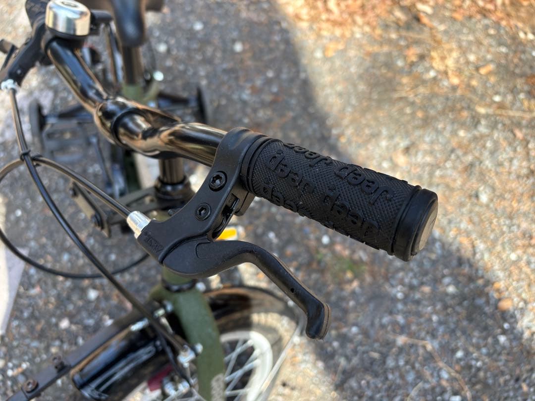 【美品】Jeep 子供用オリーブ色 2025年　　　　　　　現行モデル 18in