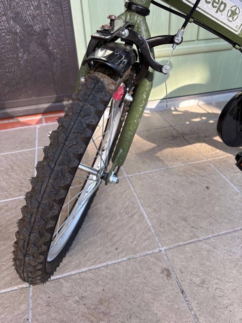 【美品】Jeep 子供用オリーブ色 2025年　　　　　　　現行モデル 18in