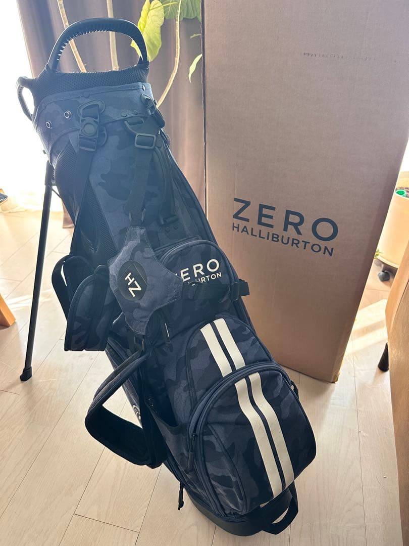 （希少品）ZERO HALLIBURTON ヘッドカバー付のキャディバッグ