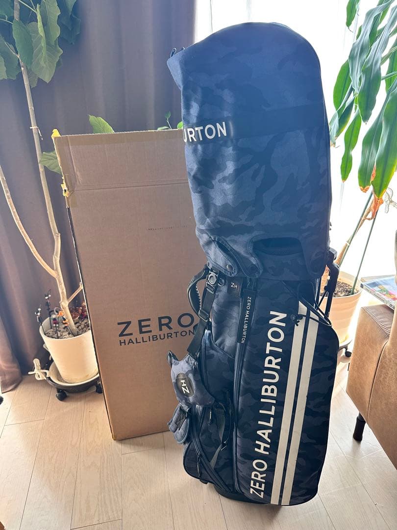 （希少品）ZERO HALLIBURTON ヘッドカバー付のキャディバッグ