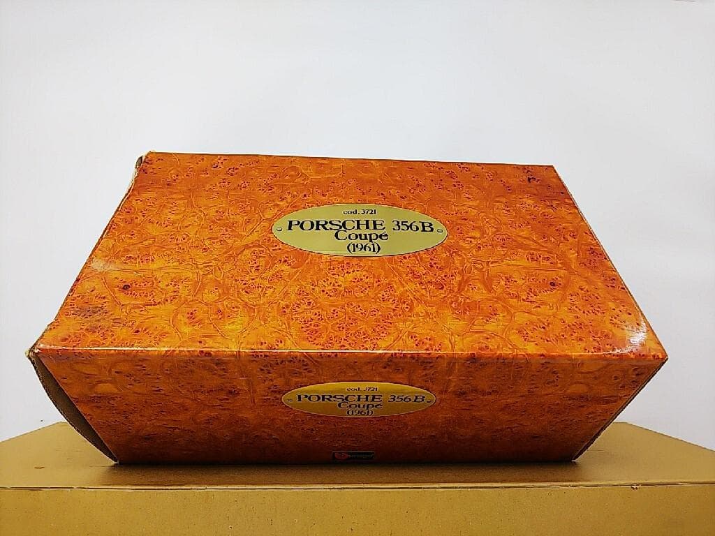 ブラーゴ 1/18 ポルシェ 356B クーペ1961 ダイキャストモデルカー