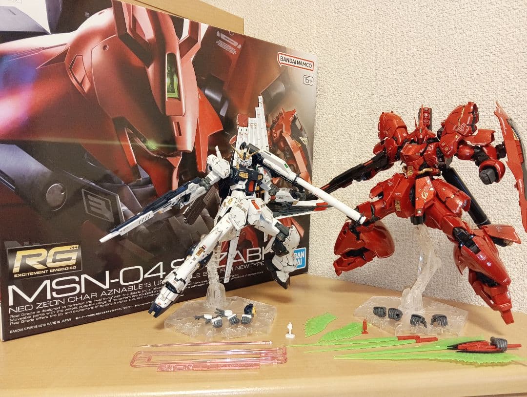 き*ー様 RGνガンダム　サザビー　スペシャルコーティング風塗装品　紅白セット