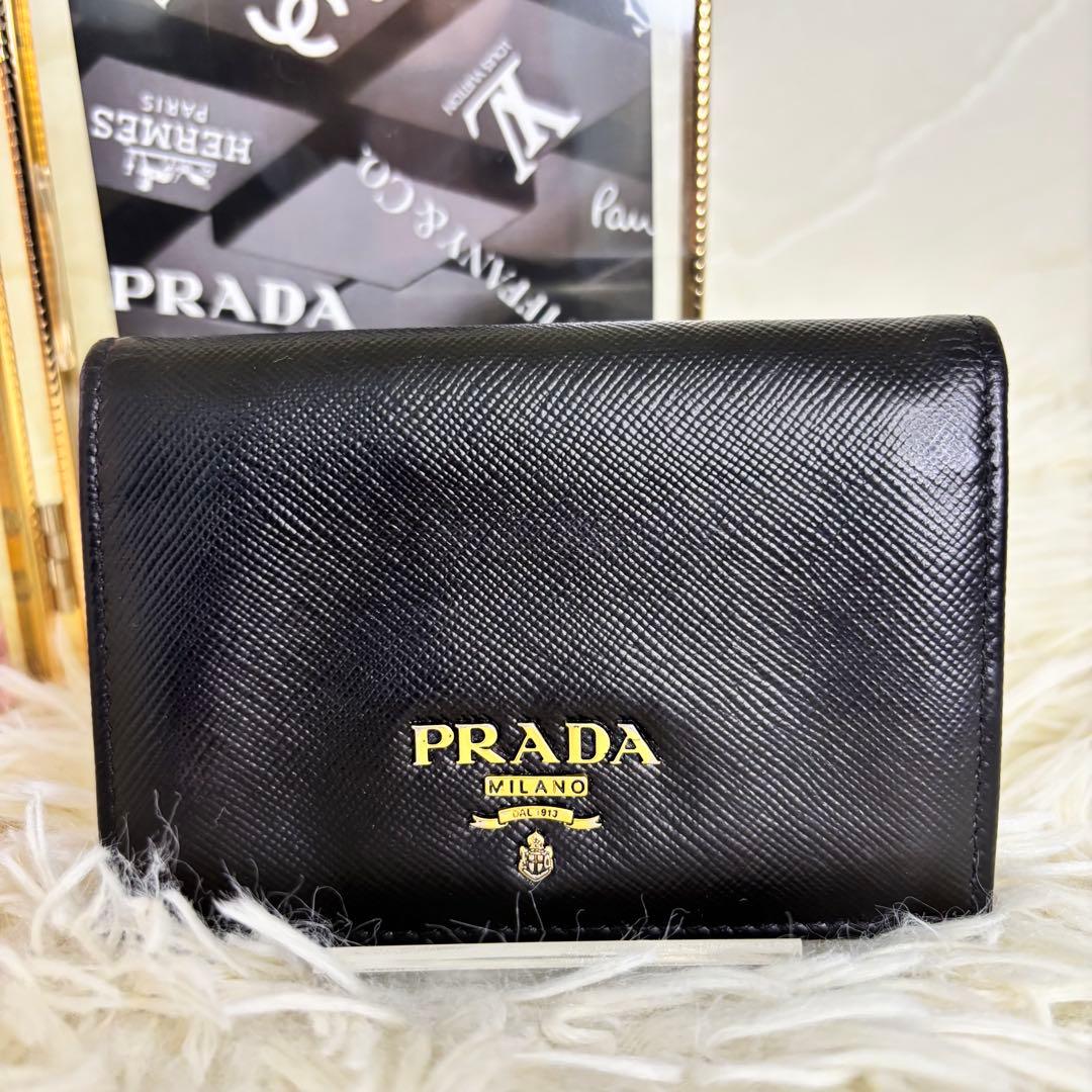 美品⭐︎PRADA⭐︎プラダ⭐︎ブラックレザー⭐︎名刺入れ　カードケース⭐︎サファーノ⭐︎
