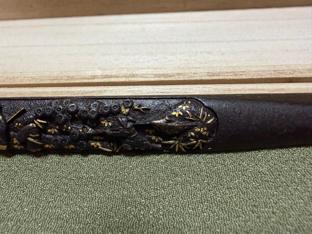 無銘　鉄元堂派　鉄地金銀象嵌　笄　桃園三傑図　出来抜群（刀装具目貫小柄小刀鍔鐔拵