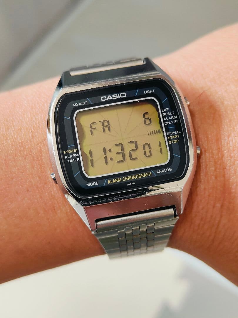 レア VINTAGE 1981's CASIO A201 デジタル腕時計