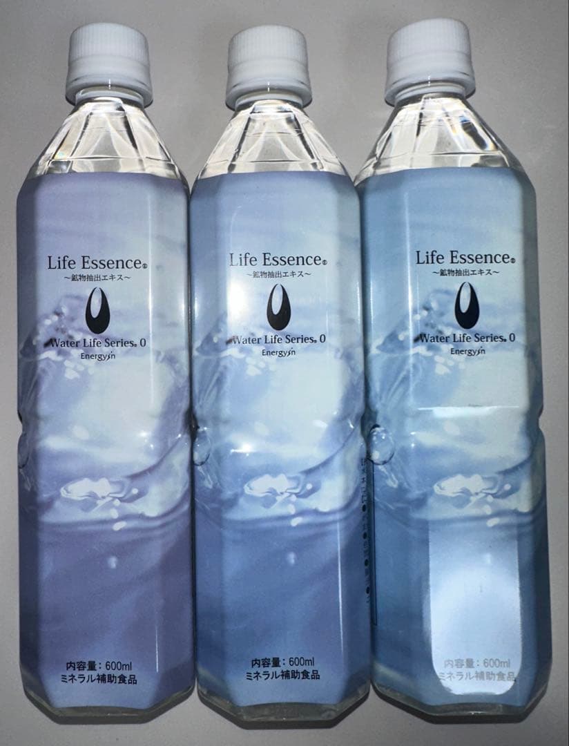 【本日限定特価】Life Essence Water 600ml×3本です。